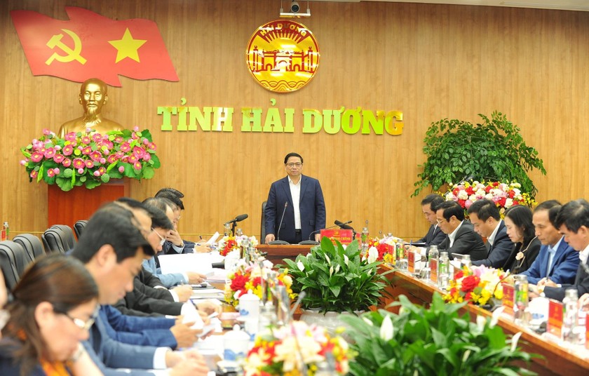 Thủ tướng Phạm Minh Chính làm việc với lãnh đạo tỉnh Hải Dương vào sáng 16/3.