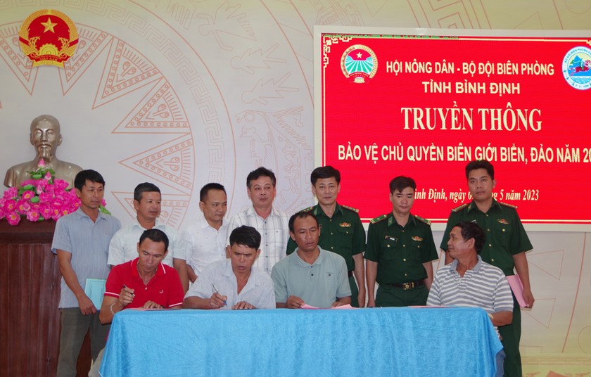 Hội Nông dân và BĐBP tỉnh Bình Định phối hợp tuyên truyền bảo vệ chủ quyền biển, đảo