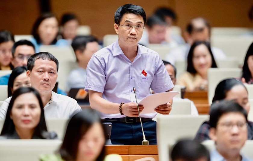 ĐBQH Đỗ Huy Khánh phát biểu trước Quốc hội.