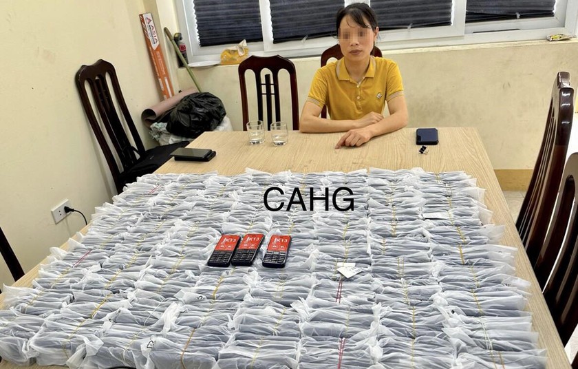 1.500 chiếc điện thoại không nguồn gốc đưa về bán tại Hà Giang. Ảnh: CA Hà Giang.