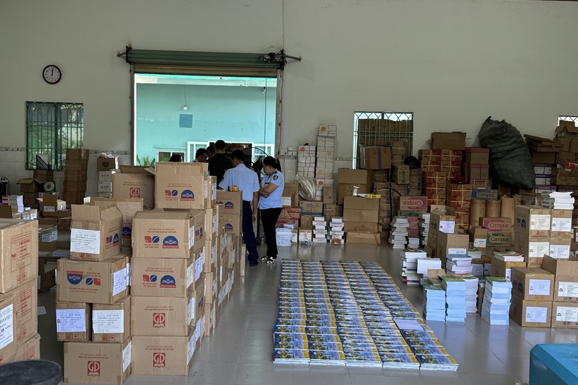 Phát hiện gần 8.000 cuốn SGK 'lậu' tại Đồng Nai, Bình Dương 