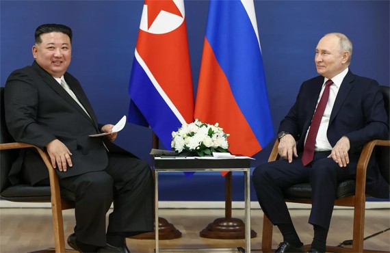 Nhà lãnh đạo Triều Tiên Kim Jong-un và Tổng thống Nga Putin.