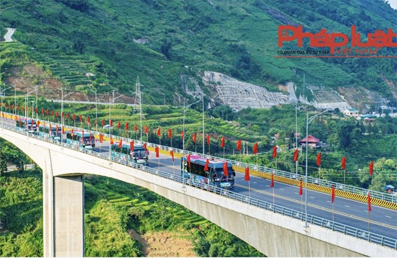 Thông xe nối cầu cạn có trụ cao nhất Việt Nam
