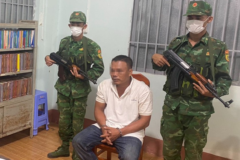Đối tượng Nguyễn Trường Thành bị bắt giữ tại Đồn Biên phòng Sông Trăng.