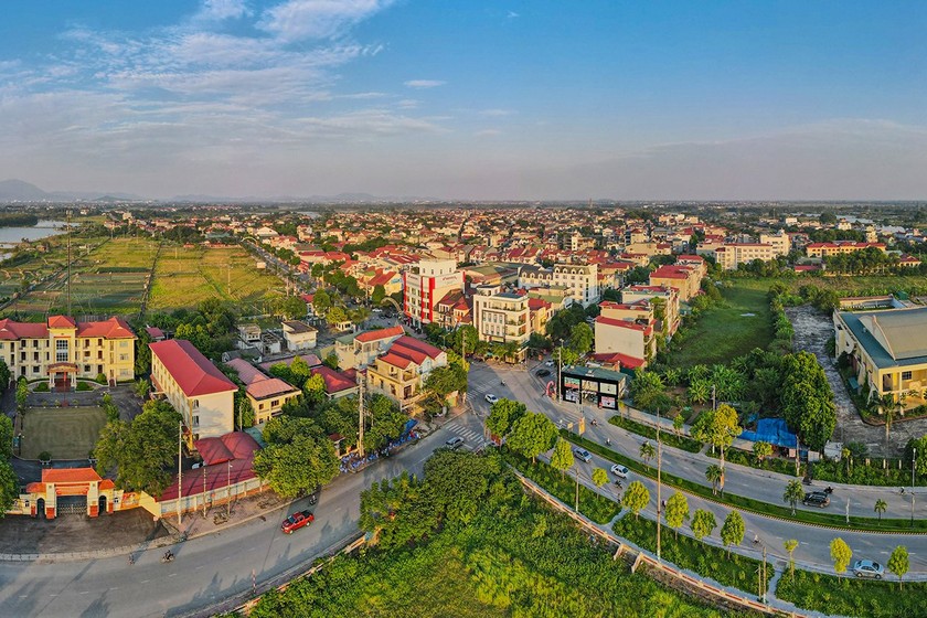 Hạ tầng huyện Yên Lạc ngày càng phát triển, tạo điều kiện thuận lợi để người dân phát triển kinh tế.