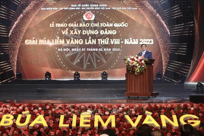 Thủ tướng Phạm Minh Chính dự và phát biểu tại lễ trao Giải báo chí Búa liềm vàng lần thứ VIII năm 2023. Ảnh: VGP
