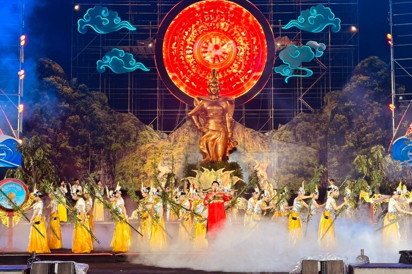 Lễ hội truyền thống Nữ tướng Lê Chân chính thức khai mạc.