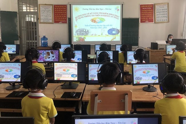 Học sinh trường tiểu học Kim Ngọc ứng dụng công nghệ thông tin trong học tập