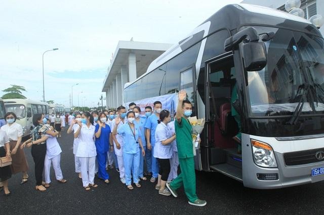 Đoàn bác sĩ, điều dưỡng TP Hải Phòng lên đường hỗ trợ TP HCM (Nguồn ảnh: https://thanhphohaiphong.gov.vn)