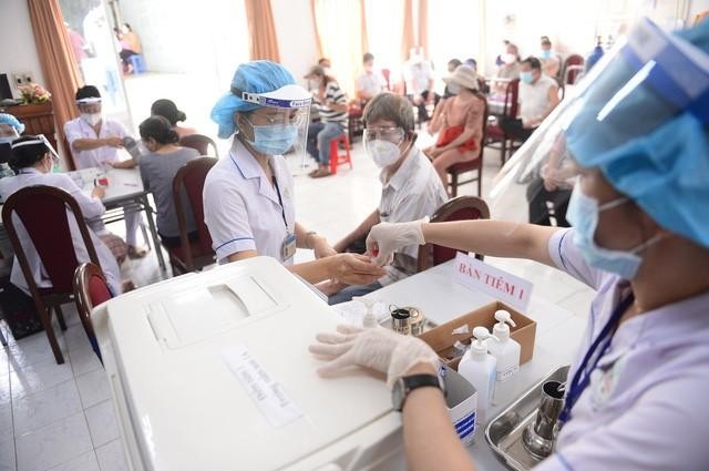 TP HCM tổ chức tiêm vaccine miễn phí cho toàn dân.