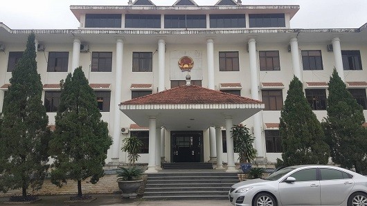 Hoành Bồ (Quảng Ninh): Lãnh đạo huyện “né” phóng viên, “đá” trách nhiệm cho cấp dưới