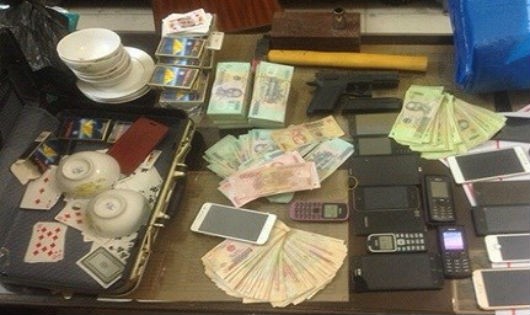 Triệt phá ổ nhóm đánh bạc “khủng” tại Nam Định