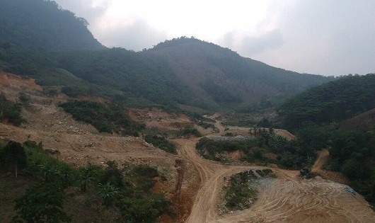 Khu vực Công ty TNHH khoáng sản Thanh Sơn Phú Thọ khai thác trái phép quặng Talc tại núi Lạn, xã Khả Cửu, huyện Thanh Sơn, tỉnh Phú Thọ.