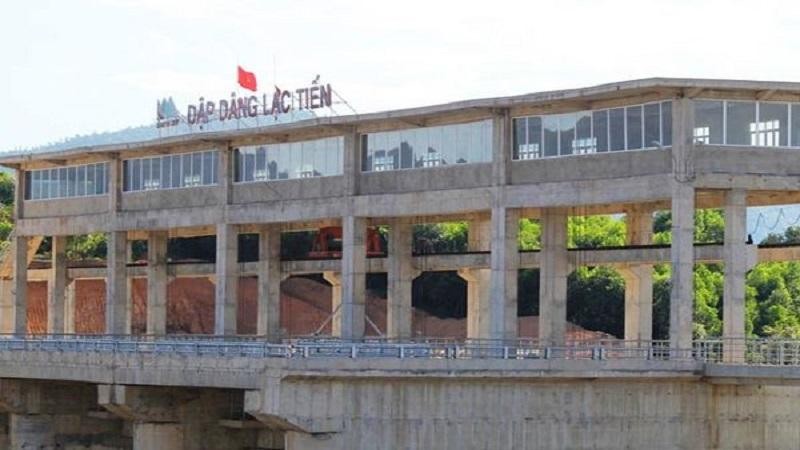 Công trình đập dâng Lạc Tiến thuộc dự án cấp nước khu kinh tế Vũng Áng.