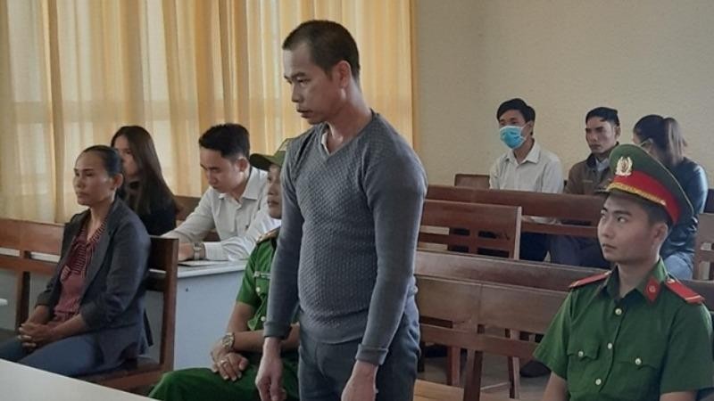 Đinh Văn Xuân tại phiên tòa xét xử ngày 13/5.