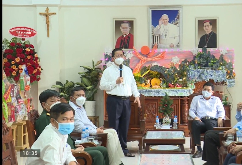 Trong bầu không khí thân tình, Giám mục giáo phận Phú Cường - Giuse Nguyễn Tấn Tước bày tỏ cảm ơn tình cảm, sự quan tâm của lãnh đạo tỉnh Tây Ninh.