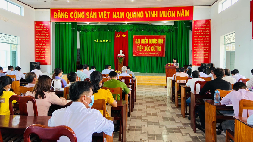 Đoàn Đại biểu Quốc hội tỉnh Bình Thuận đã có buổi tiếp xúc cử tri hai xã Hàm Phú và Hàm Trí, huyện Hàm Thuận Bắc.