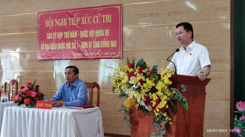 Đại biểu Quốc hội giải đáp các thắc mắc của cử tri tại TP Biên Hòa 