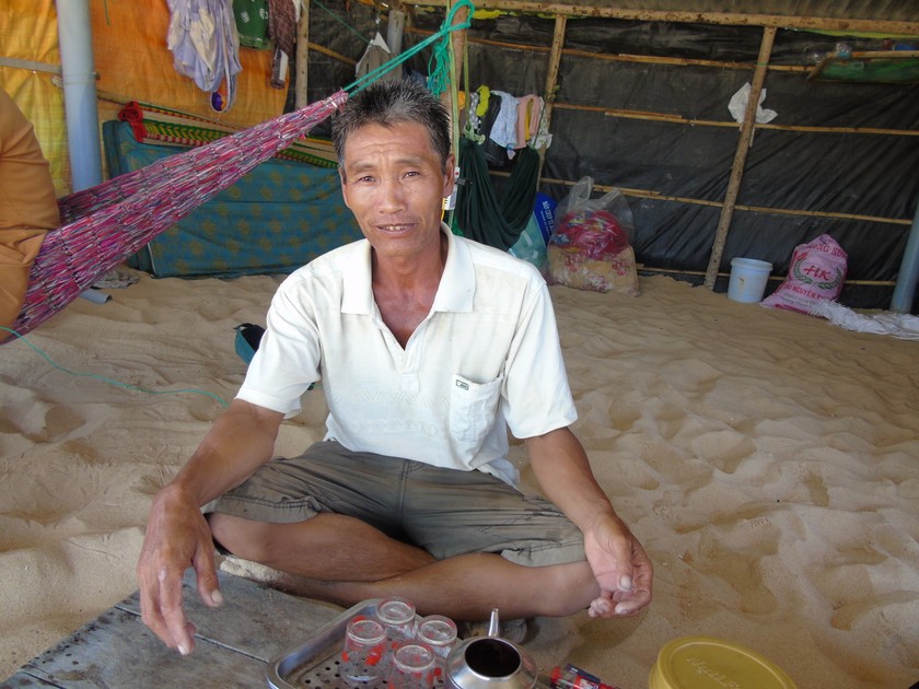 Ông Nguyễn Văn Đay - một người trồng rong sụn lâu năm ở Sơn Hải.