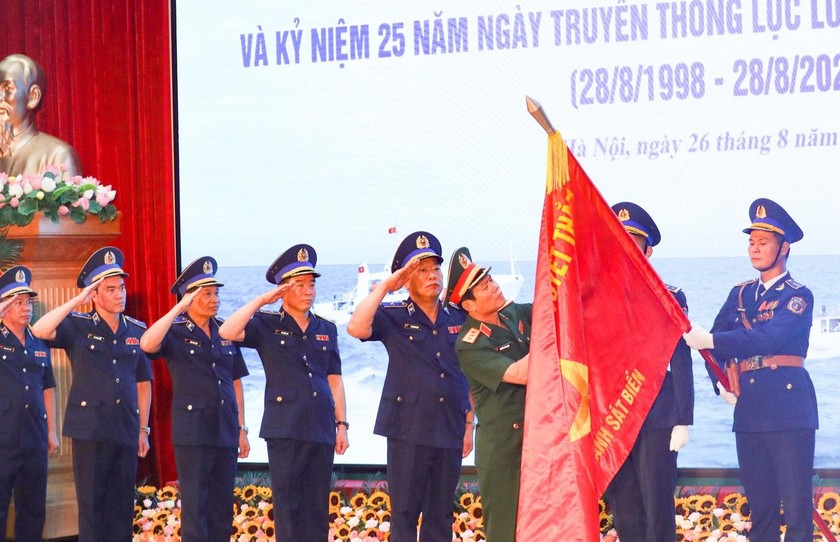 Lực lượng Cảnh sát biển Việt Nam vinh dự được trao Huân chương Chiến công hạng Nhì về thành tích xuất sắc, đột xuất trong công tác đấu tranh phòng chống tội phạm ma túy.