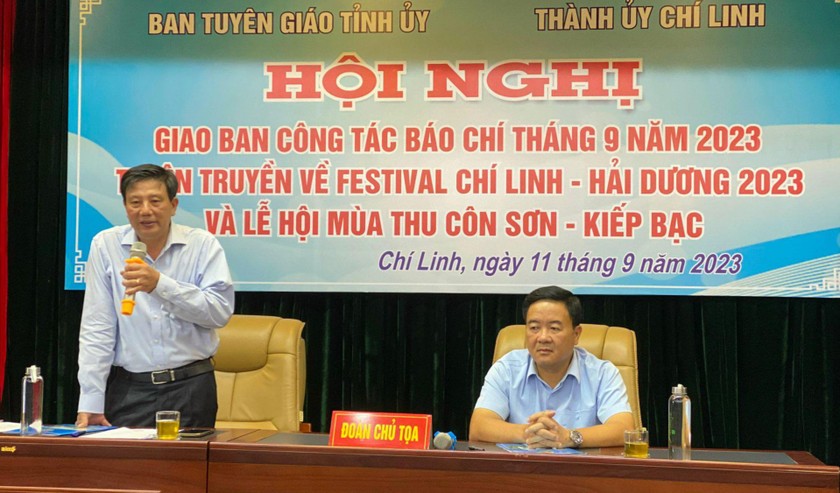Các lãnh đạo Ban Tuyên giáo Tỉnh uỷ và TP Chí Linh phát biểu tại hội nghị về Festival Chí Linh - Hải Dương 2023.