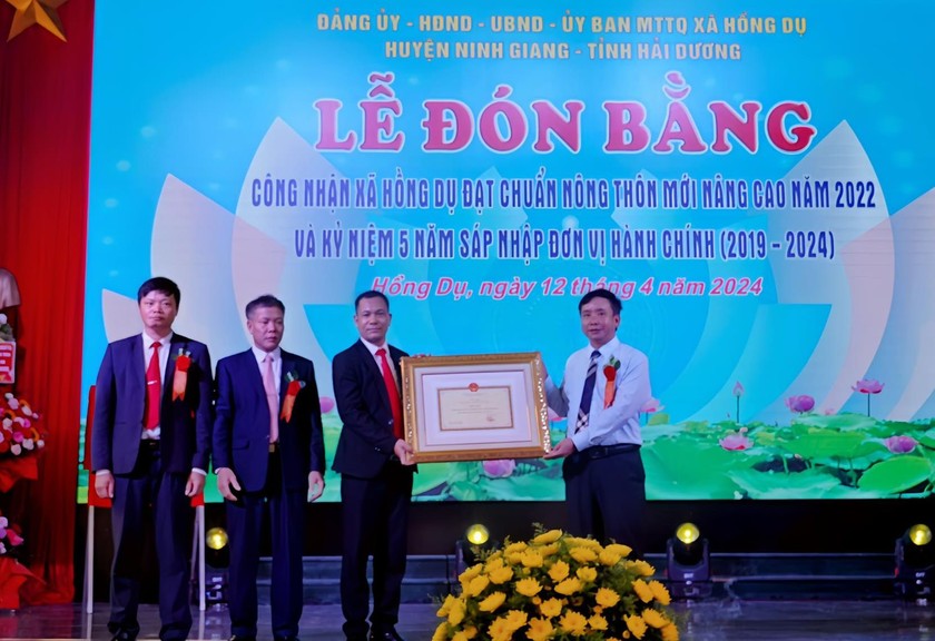 Vào ngày 12/4/2024, xã Hồng Dụ đã vinh dự được Phó Chủ tịch UBND tỉnh Hải Dương trao bằng công nhận xã đạt chuẩn Nông thôn mới nâng cao năm 2022.