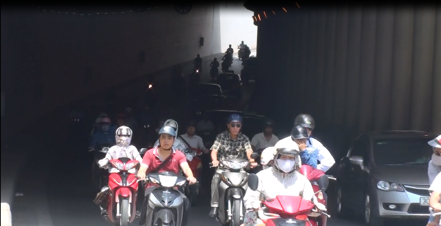 Hàng nghìn người vi phạm luật giao thông tại hầm đường bộ Kim Liên 