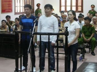 Ba bị can kêu oan trong phiên tòa xử 