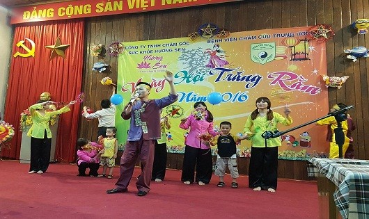 Hương Sen tổ chức “Ngày hội trăng rằm” cho các trẻ em đặc biệt