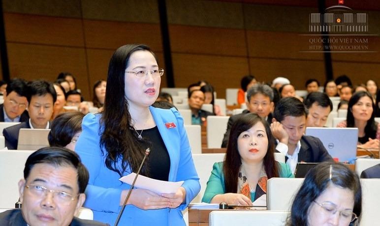 ĐB Nguyễn Thị Thuỷ  - Uỷ viên Thường trực Uỷ ban Tư pháp của Quốc hội
