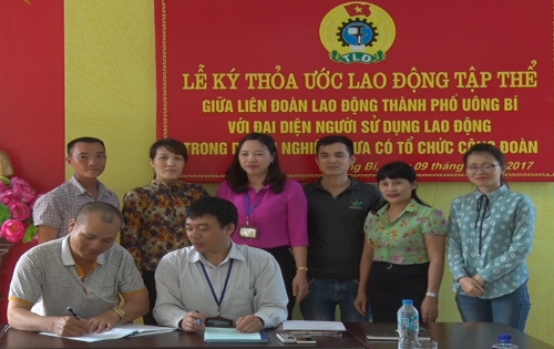 Công đoàn ký thỏa ước lao động với người sử dụng lao động tại Uông Bí