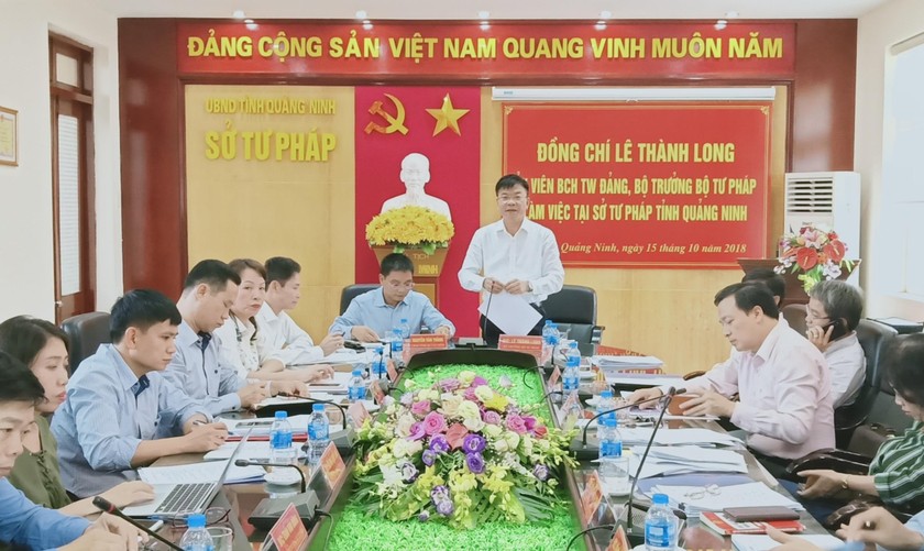 Ủy viên TW Đảng, Bộ trưởng Bộ Tư pháp Lê Thành Long phát biểu tại buổi làm việc tại Sở Tư pháp tỉnh Quảng Ninh