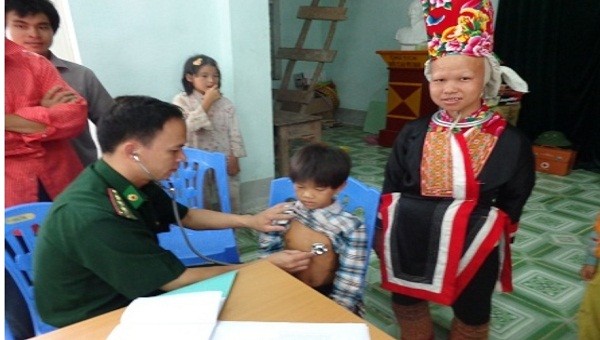Bộ đội biên phòng Quảng Ninh khám chữa bệnh cho người dân vùng biên giới