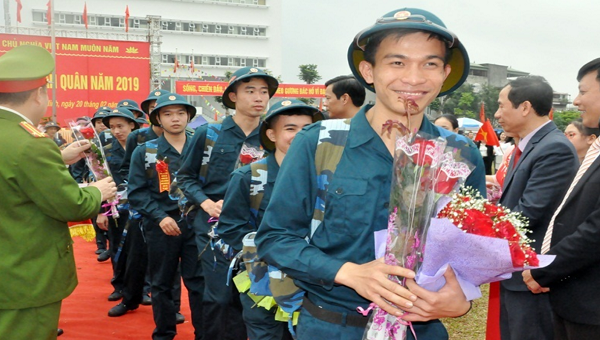 Thanh niên Quảng Ninh lên đường nhập ngũ