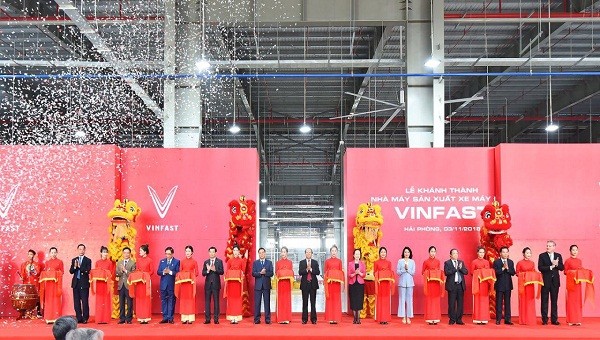 Thủ tướng cắt băng khánh thành nhà máy ô tô Vinfast
