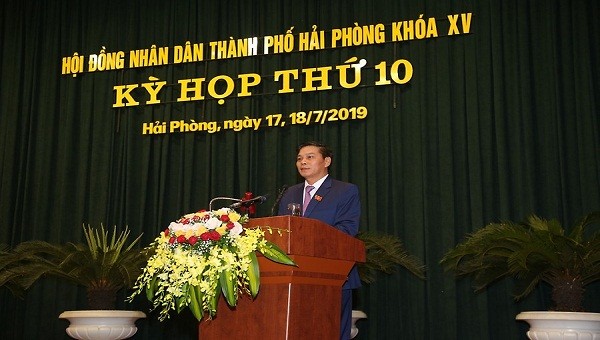 Chủ tịch UBND TP Hải Phòng Nguyễn Văn Tùng trả lời chất vấn tại kỳ họp