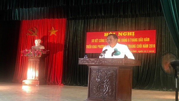 Đồng chí Nguyễn Mạnh Hiển - Bí thư Tỉnh ủy tỉnh Hải Dương phát biểu tại hội nghị