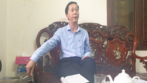 Ông Cao Bát Chí – Phó giám đốc Ban QLDA đầu tư xây dựng công trình NN&PTNT làm việc  với PV