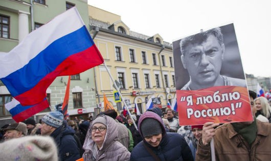 Hàng ngàn người Nga tuần hành ở Moskva để kỷ niệm 2 năm ngày mất của ông Boris Nemtsov.