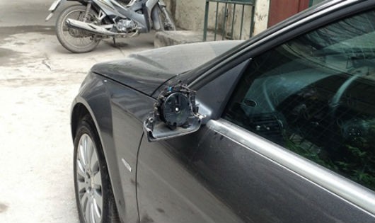 Gương chiếu hậu ô tô dễ dàng bị trộm cắp