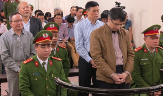 Giang Kim Đạt cùng các bị cáo tại phiên tòa sơ thẩm