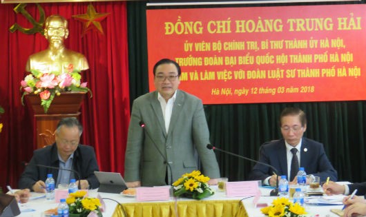 Bí thư Thành ủy Hà Nội Hoàng Trung Hải chủ trì buổi làm việc
