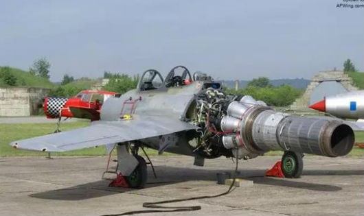 Động cơ phản lực nhái RD-45 không bản quyền được Liên Xô lắp cho máy bay Mig-15