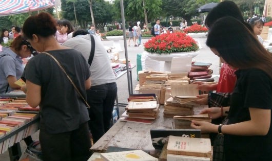 Lễ hội sách tháng 4 tại Hà Nội là chuỗi sự kiện thú vị dành cho những người yêu thích đọc sách