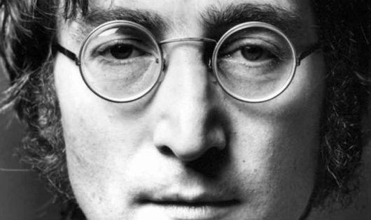  John Lennon.