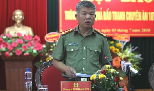 Thượng tá Trần Thanh Sơn báo cáo tóm tắt về chuyên án