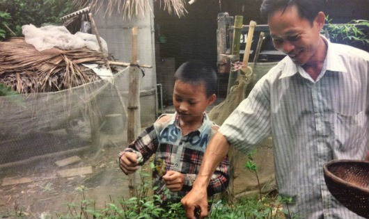 Anh Ninh Văn Toàn, thôn Chanh Yên, xã Vĩnh Kiên đã cảm nhận được hạnh phúc cho đi và nhận lại từ những đứa con của mình