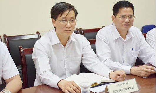 Thứ trưởng Nguyễn Khánh Ngọc lắng nghe ý kiến người dân
