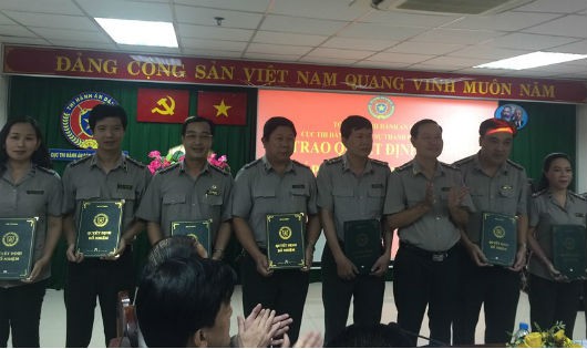 TP Hồ Chí Minh: Trao quyết định bổ nhiệm Chấp hành viên trung cấp