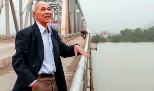 Anh hùng Nguyễn Đăng Chế bên bến phà năm xưa.